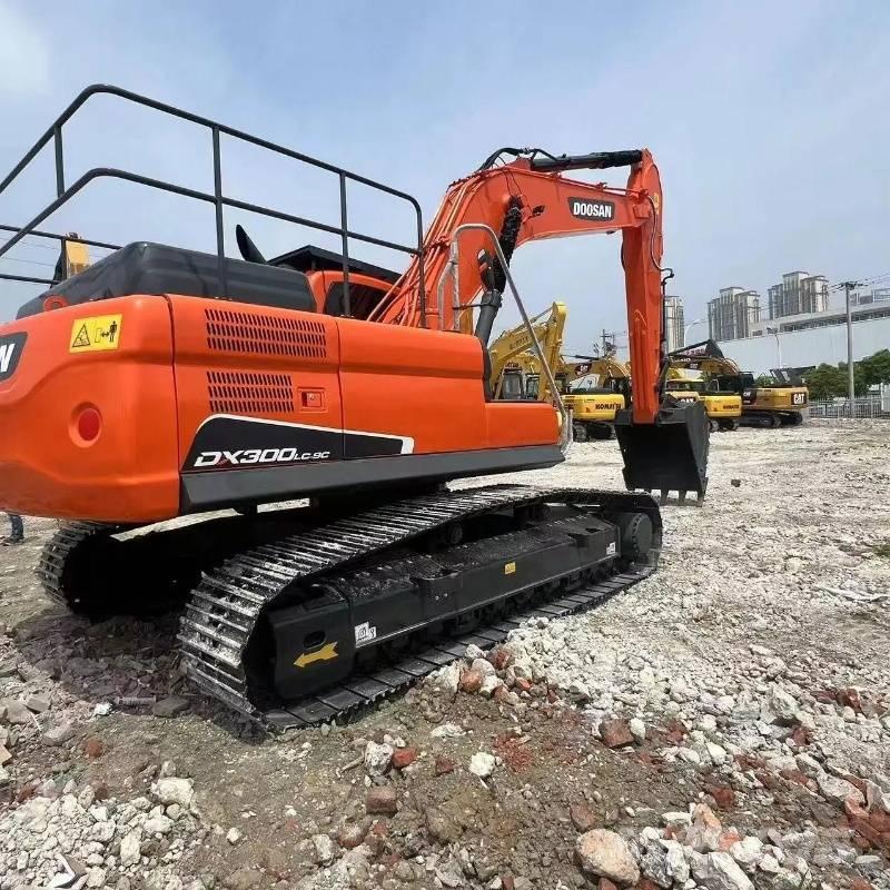 Doosan DX 300 Pelle sur chenilles