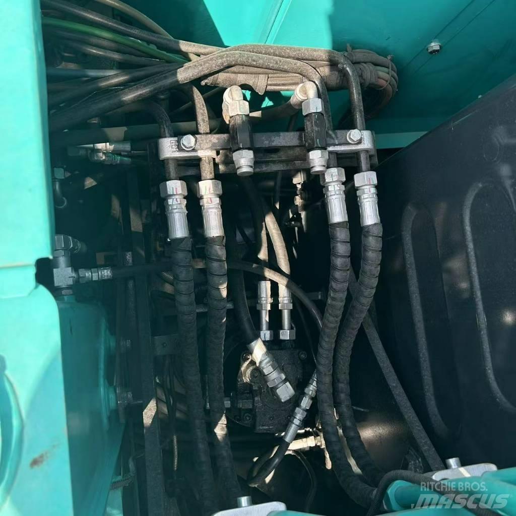 Kobelco 75 Pelle sur chenilles