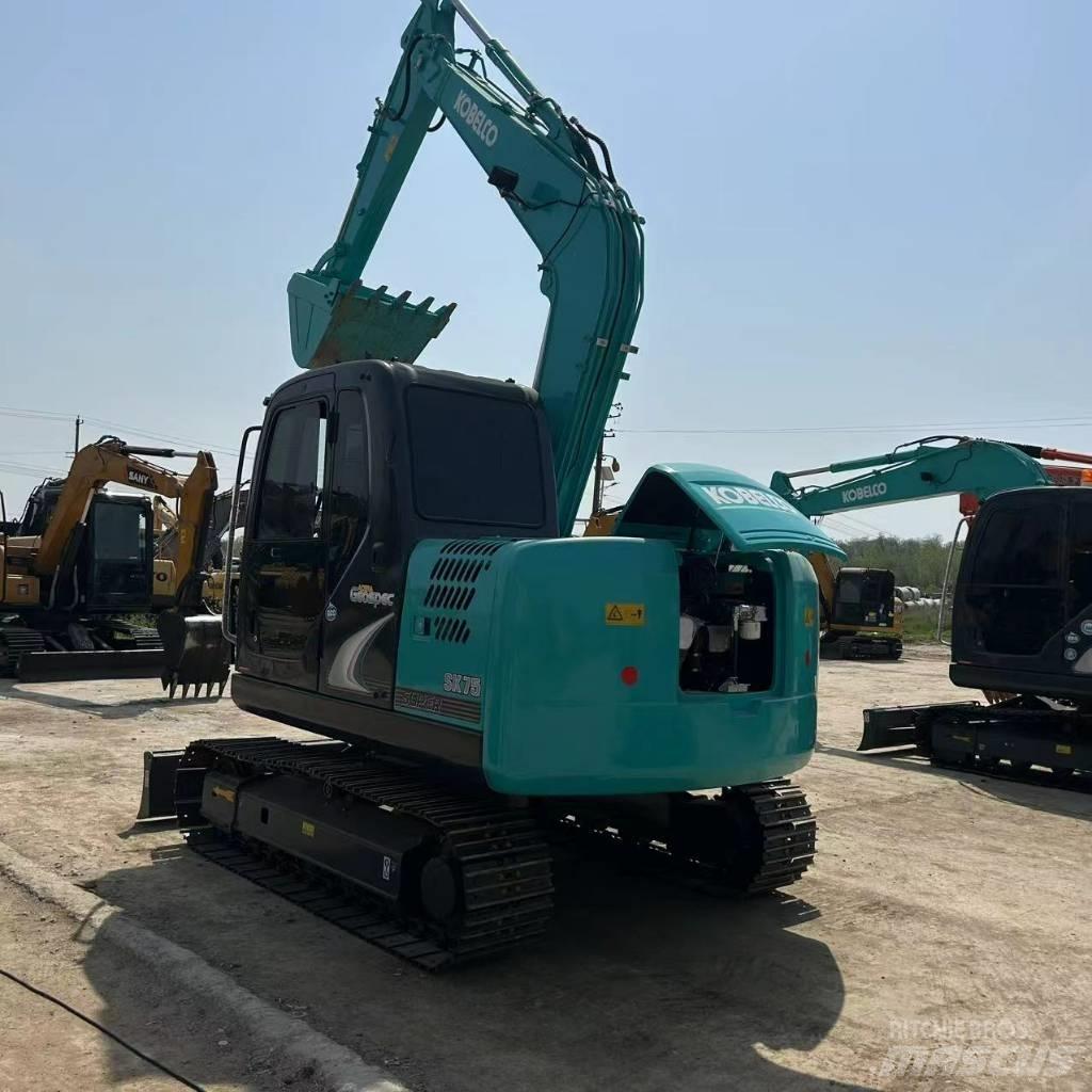 Kobelco 75 Pelle sur chenilles