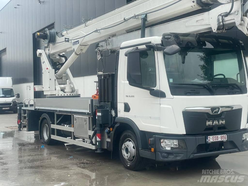 Böcker AK 36/4000 Grues tout terrain