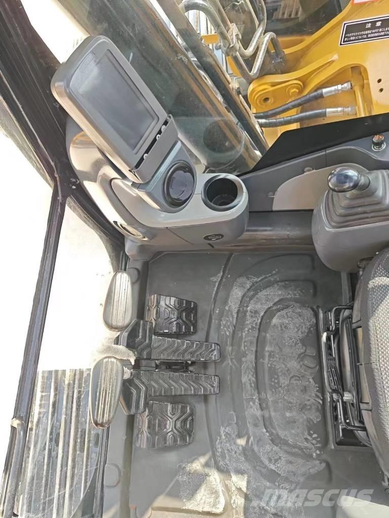 CAT 320 D2 Pelle sur chenilles