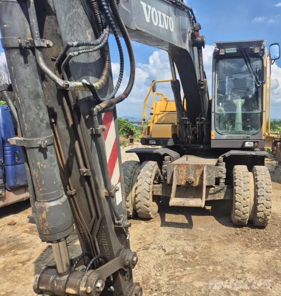 Volvo EW 145 Pelle sur pneus