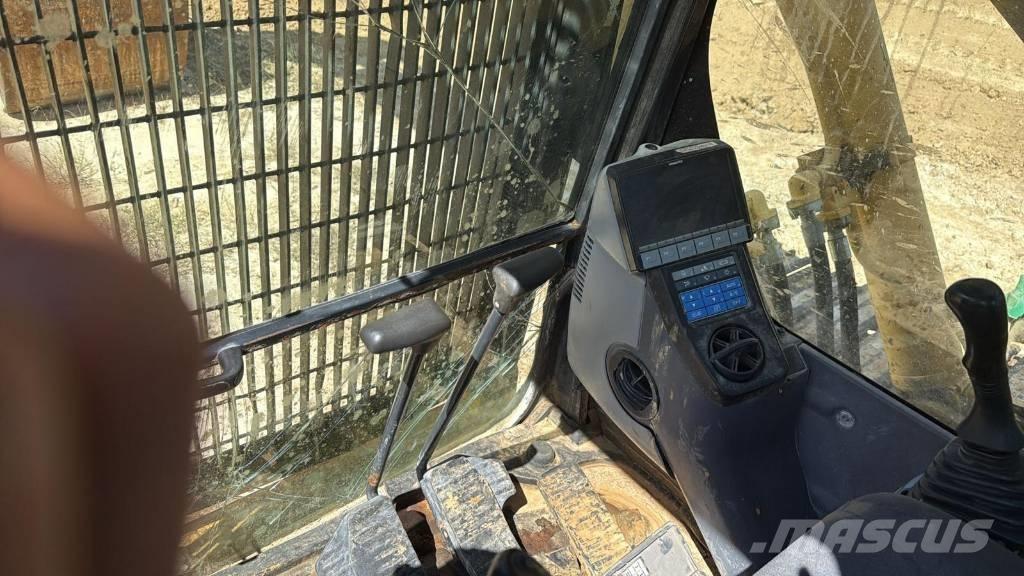 Komatsu 2012 Grue sur chenilles