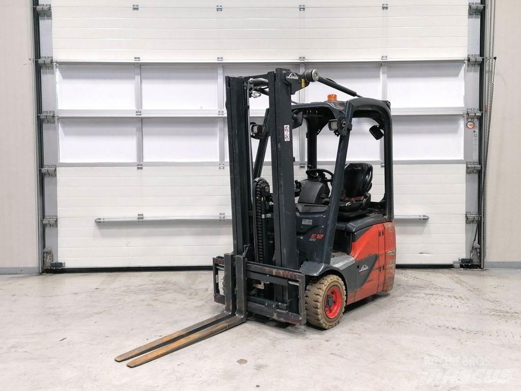 Linde E12-02 Chariots élévateurs électriques