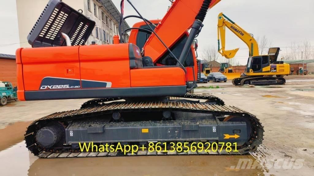 Doosan DX 225 Pelle sur chenilles