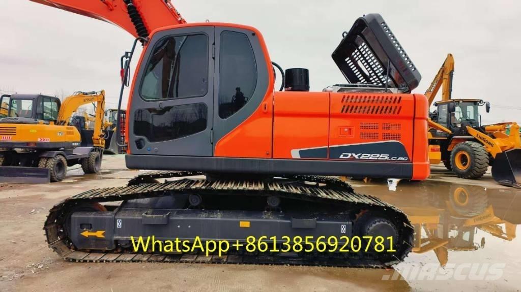 Doosan DX 225 Pelle sur chenilles