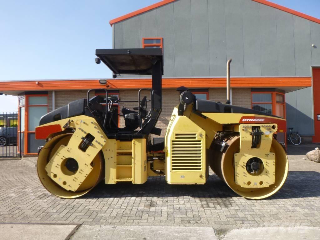 Dynapac CC432V Compacteur de sol