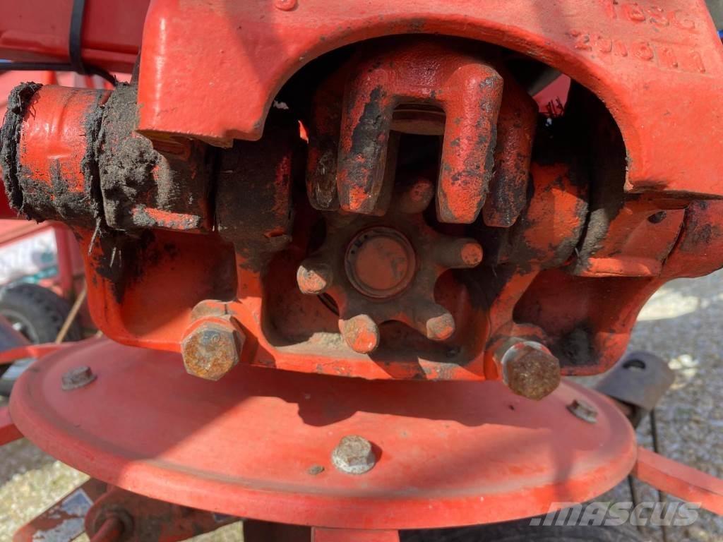 Kuhn GF8702 Rateau faneur