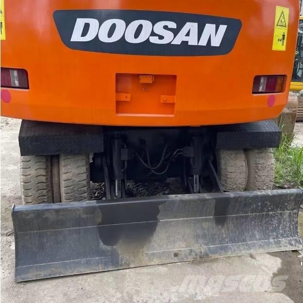 Doosan DH150W-7 Pelle sur pneus