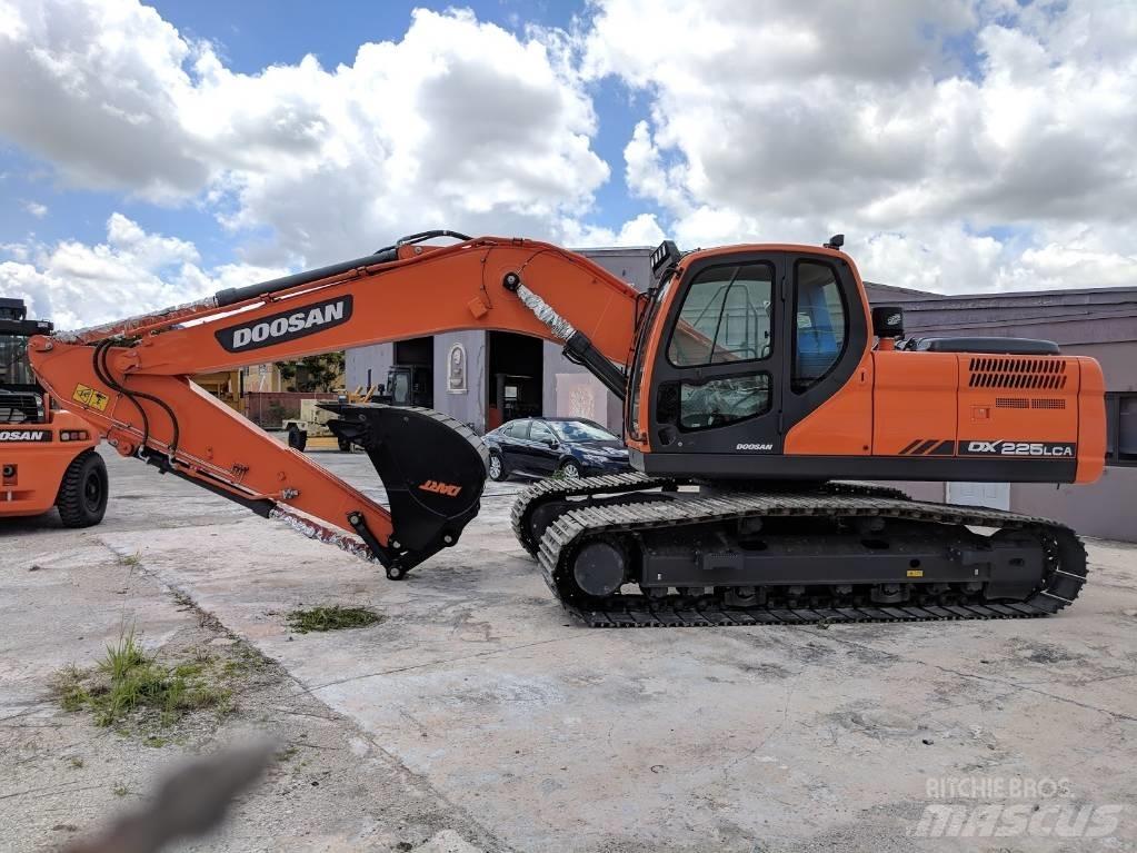 Doosan DX 225 LCA Pelle sur chenilles