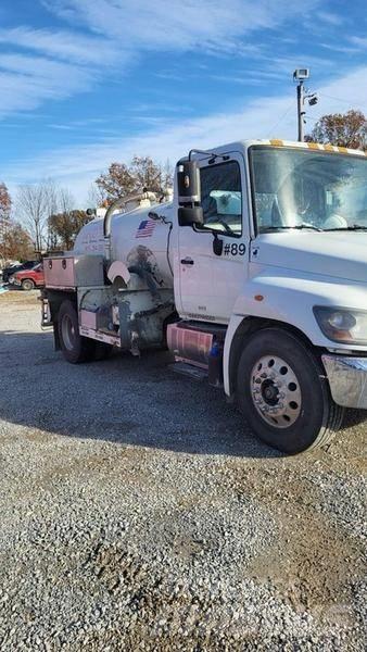 Hino Toilet Truck Motrici cisterna