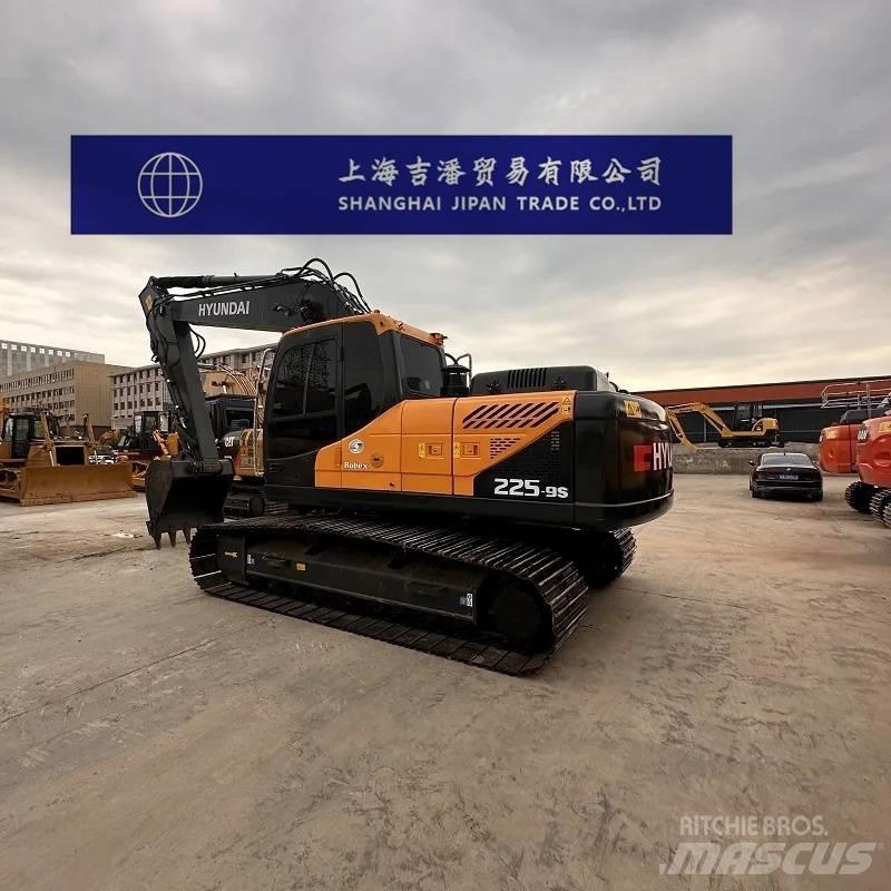 Hyundai R225 Pelle sur chenilles