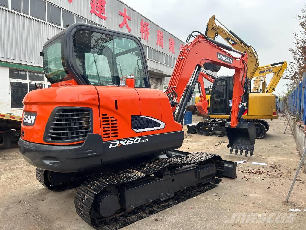 Doosan DX 60 Pelle sur chenilles