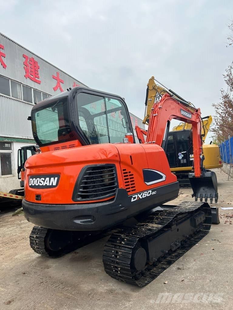 Doosan DX 60 Pelle sur chenilles