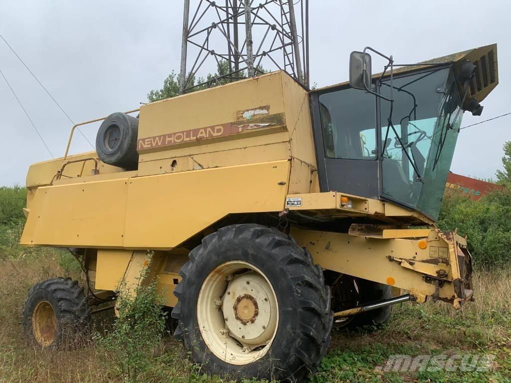 New Holland TX 32 Moissonneuse batteuse