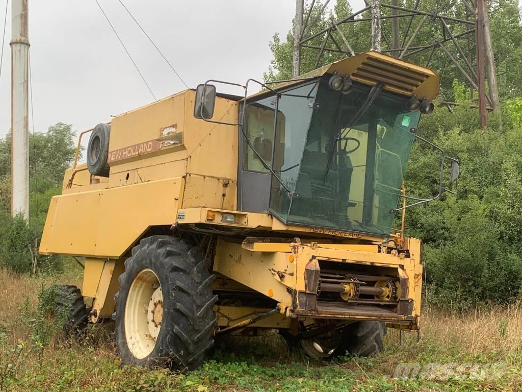 New Holland TX 32 Moissonneuse batteuse