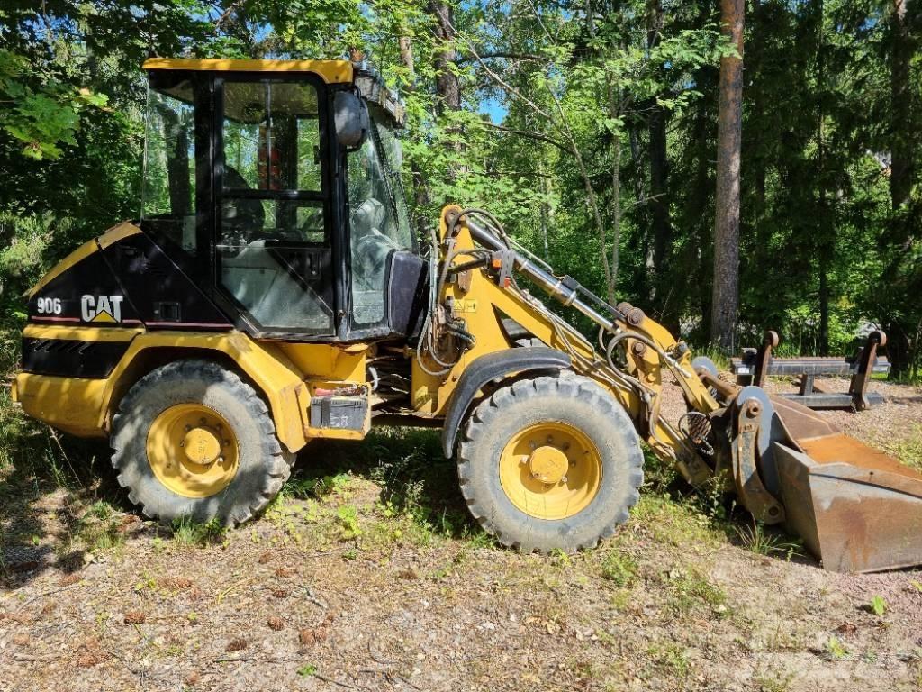 CAT 906 Chargeuse sur pneus