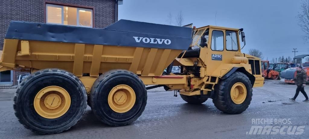 Volvo A 25 C 6x6 Tombereau articulé
