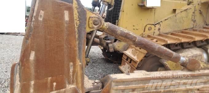 CAT D 9 N Bouteurs sur chenilles