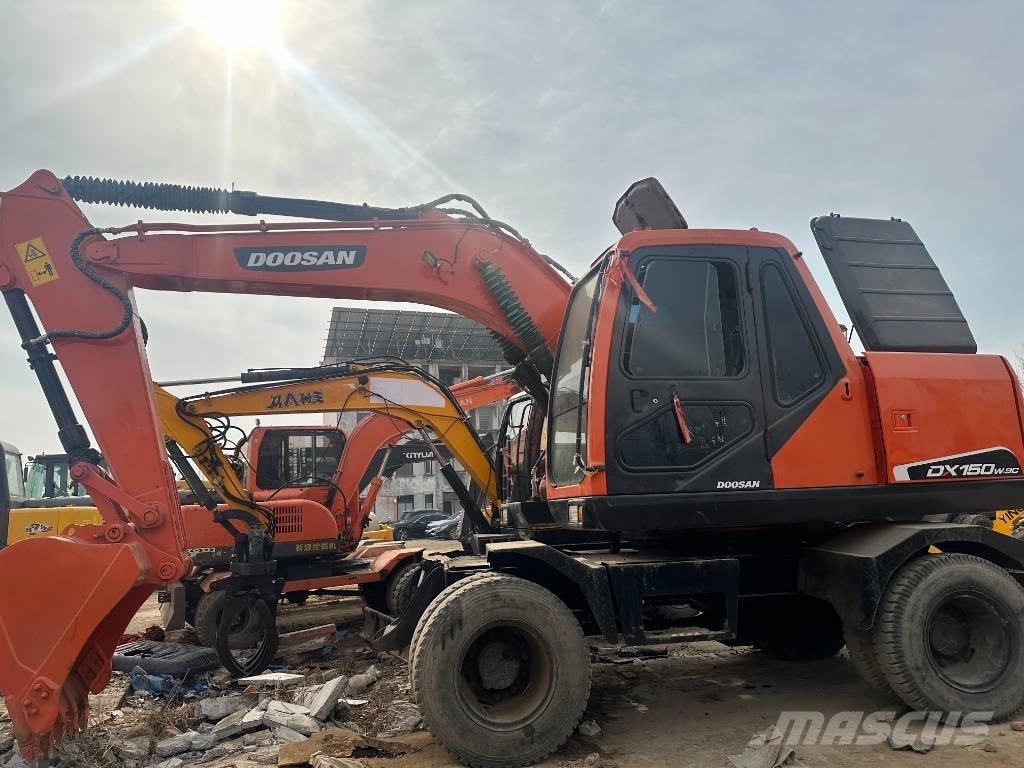 Doosan 150 W-7 Pelle sur pneus