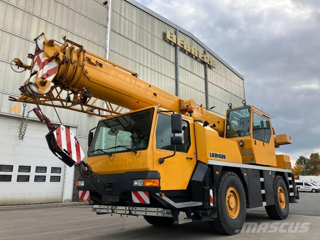 Liebherr LTM 1030-2 Grues tout terrain