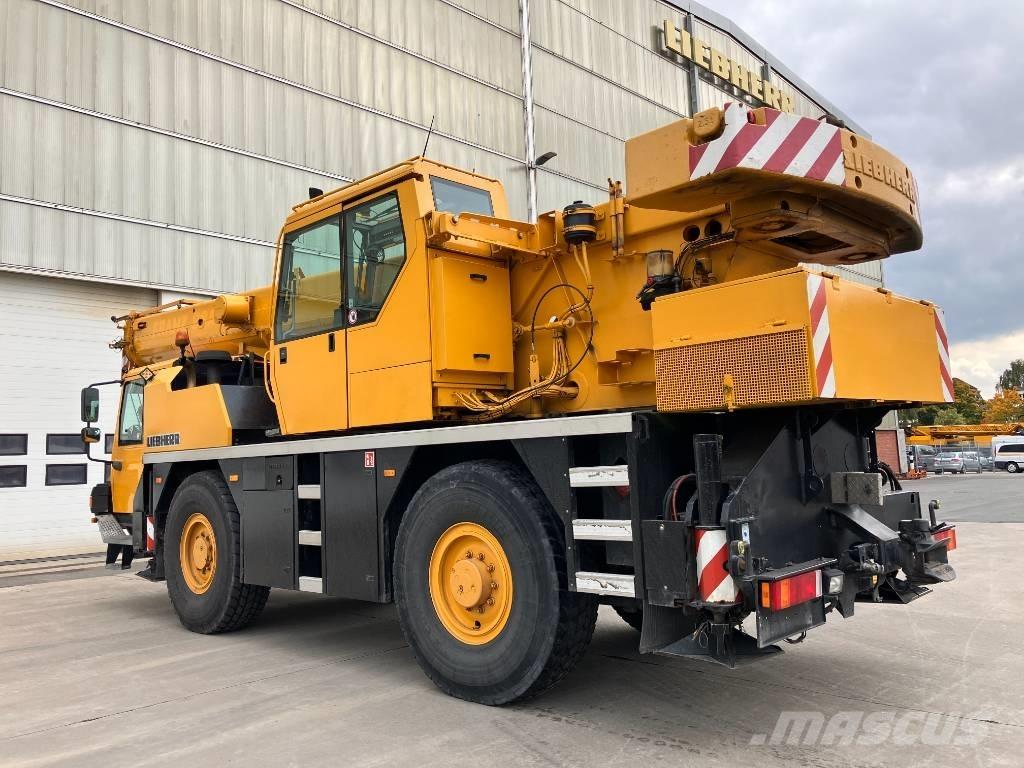 Liebherr LTM 1030-2 Grues tout terrain