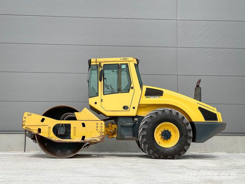 Bomag BW 213 DH-4 Rouleaux monocylindre
