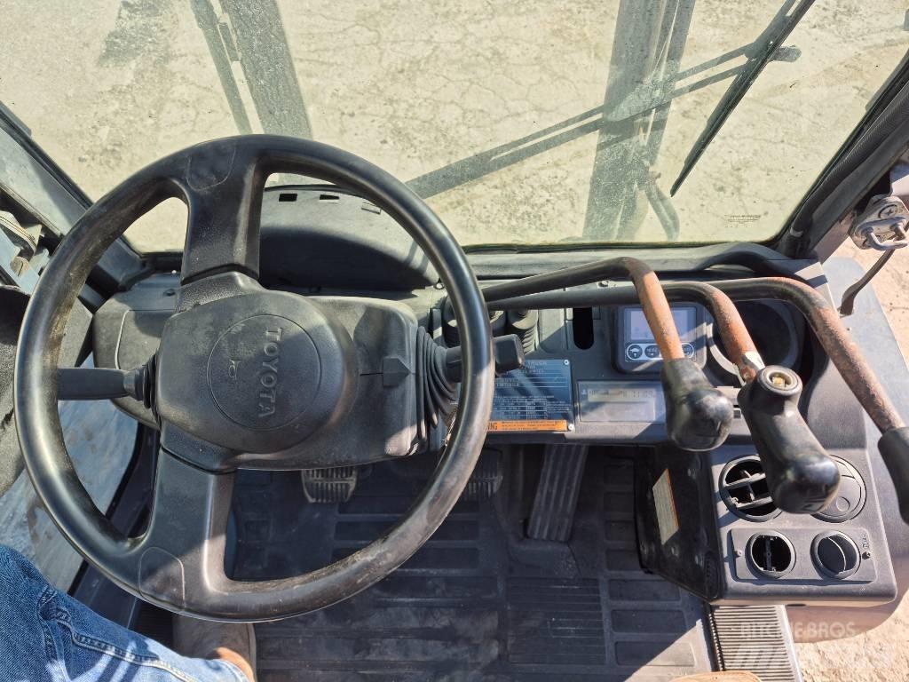 Toyota 8 FGU 30 Autres Chariots élévateurs
