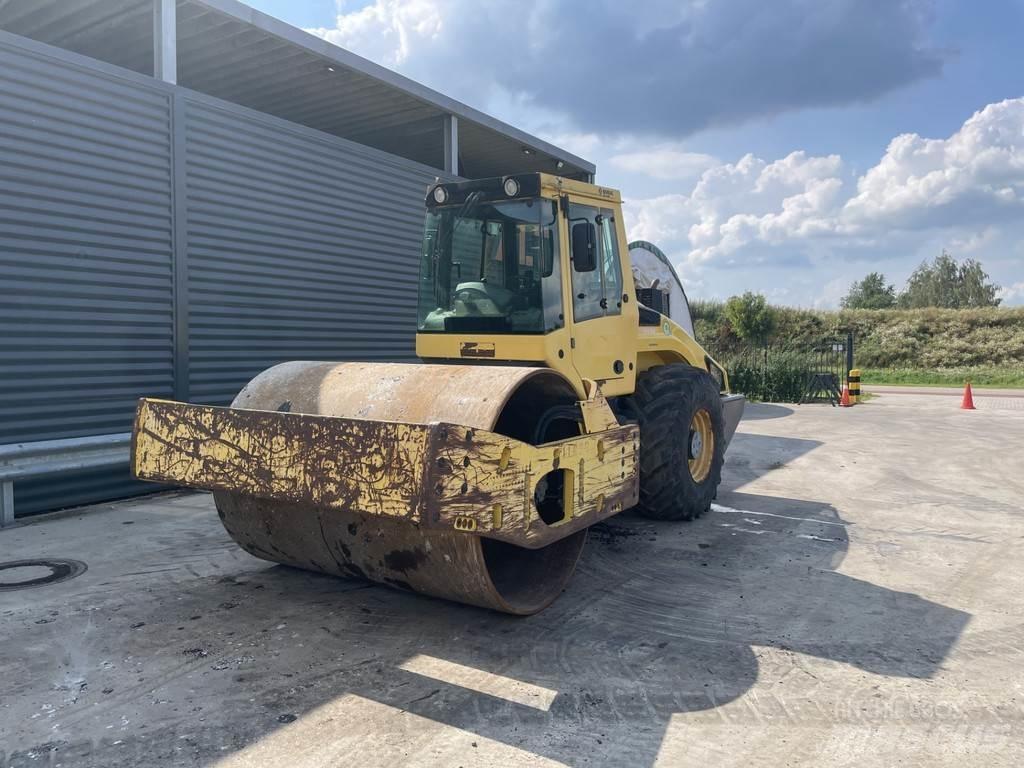 Bomag BW 216 DH-4 Rouleaux monocylindre