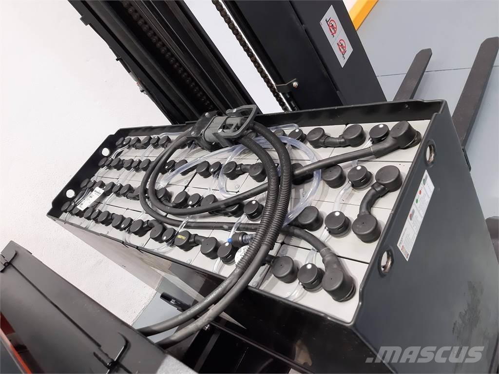BT RRE 180 E Chariot à mât rétractable