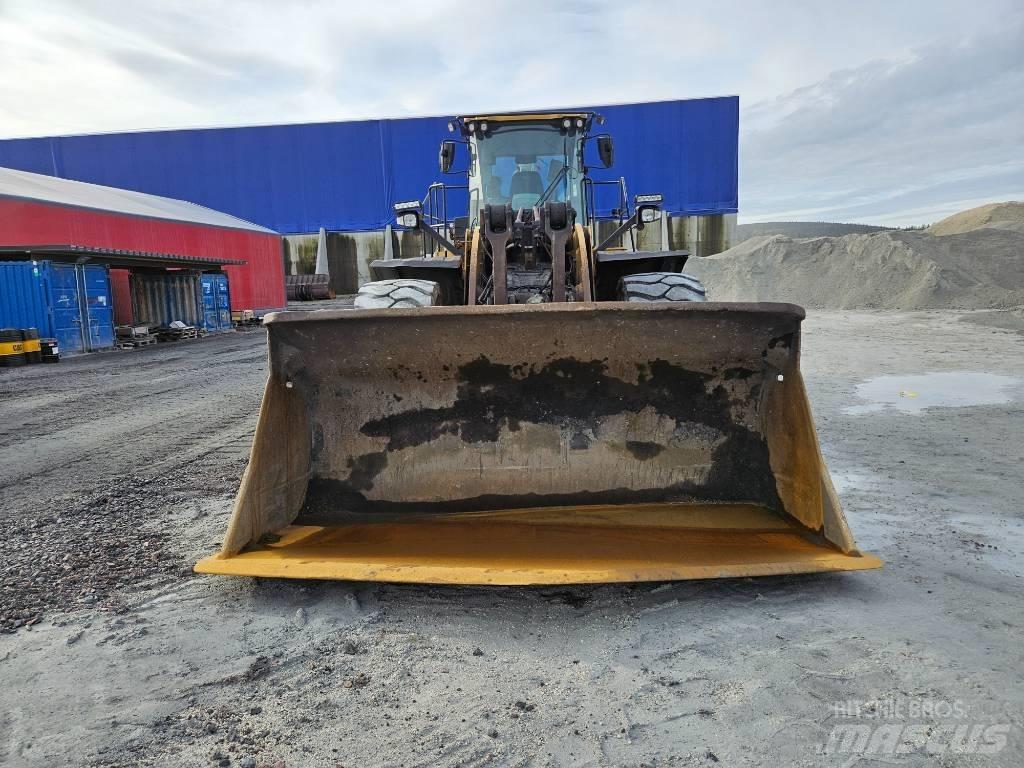 CAT 982 M Chargeuse sur pneus