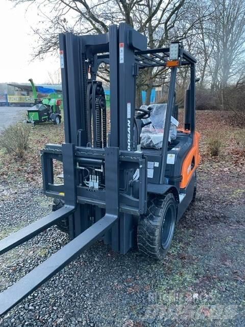 Doosan D30NXS Chariots diesel