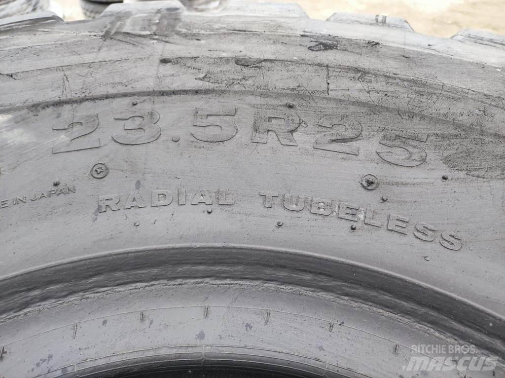  23.5 R25 tires Pneus, roues et jantes