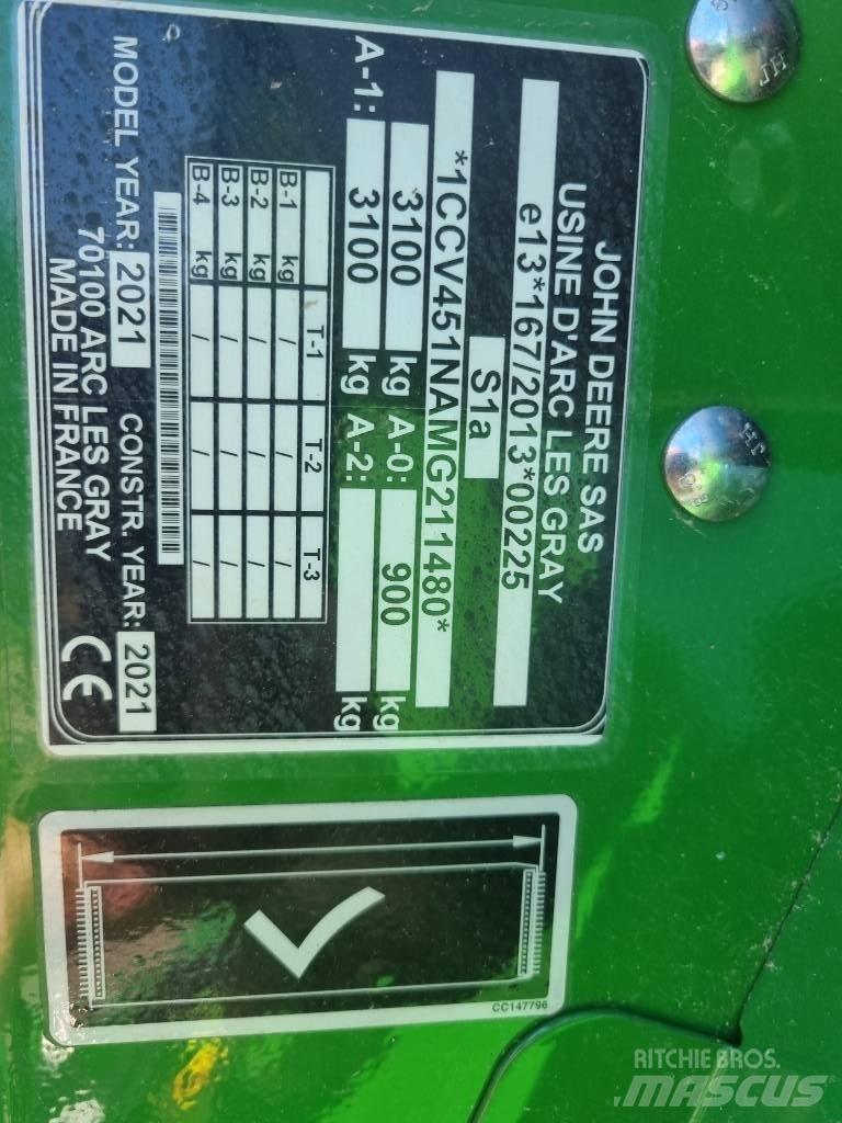 John Deere V451G Presse à balle ronde