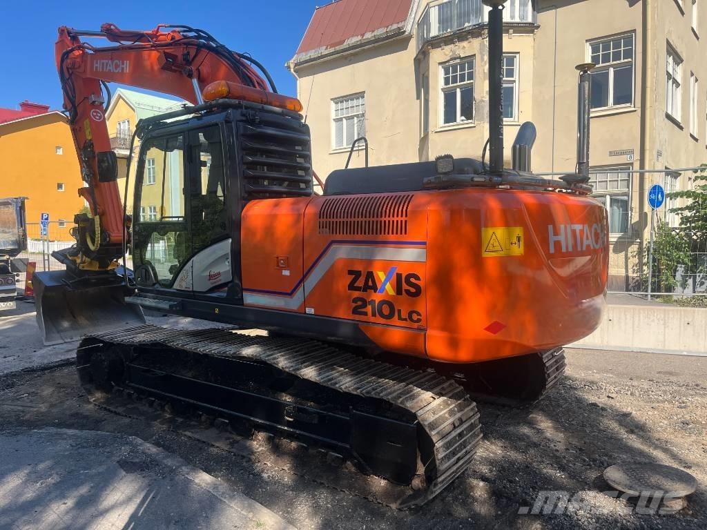 Hitachi ZX 210 Pelle sur chenilles