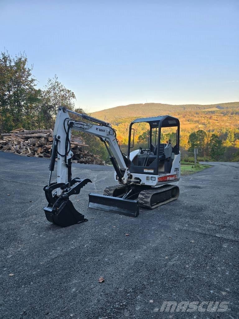 Bobcat 325 G Mini pelle < 7t
