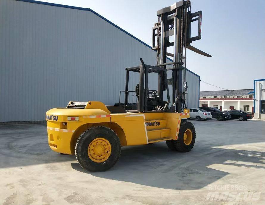 Komatsu FD 200 Chariots diesel