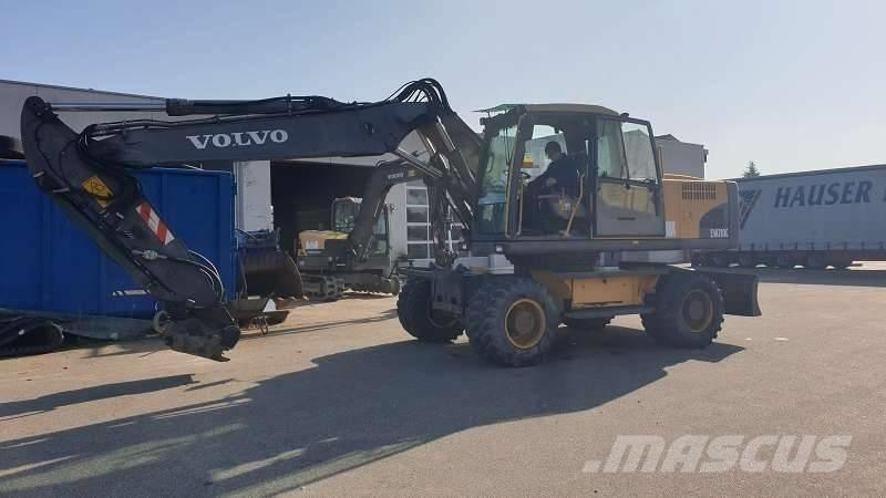 Volvo EW 210 C Pelle sur pneus