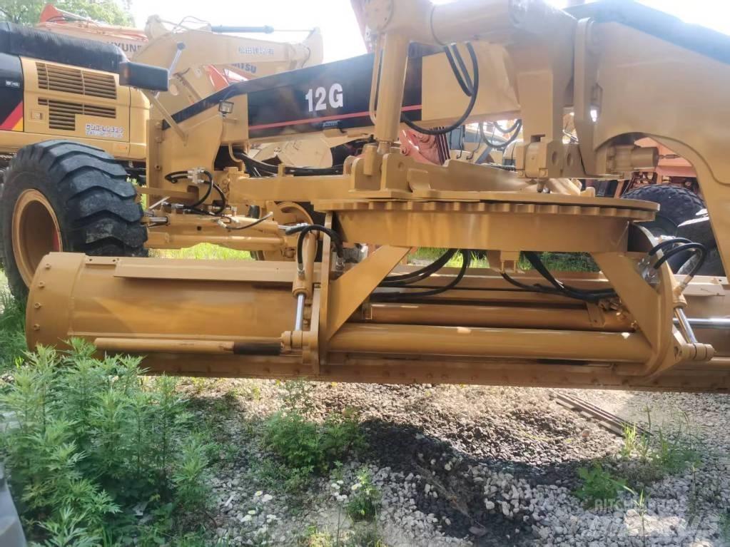 CAT 12 H Niveleuse