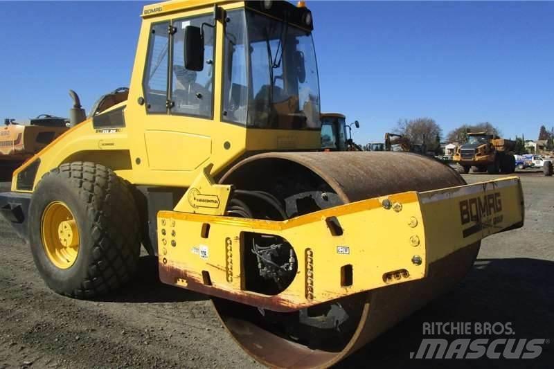 Bomag B213DH-4 Rouleaux monocylindre