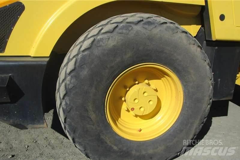 Bomag B213DH-4 Rouleaux monocylindre