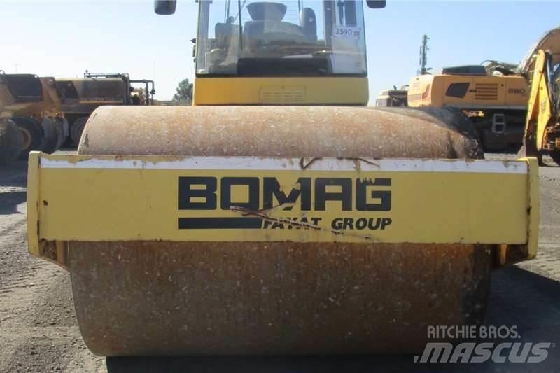 Bomag B213DH-4 Rouleaux monocylindre
