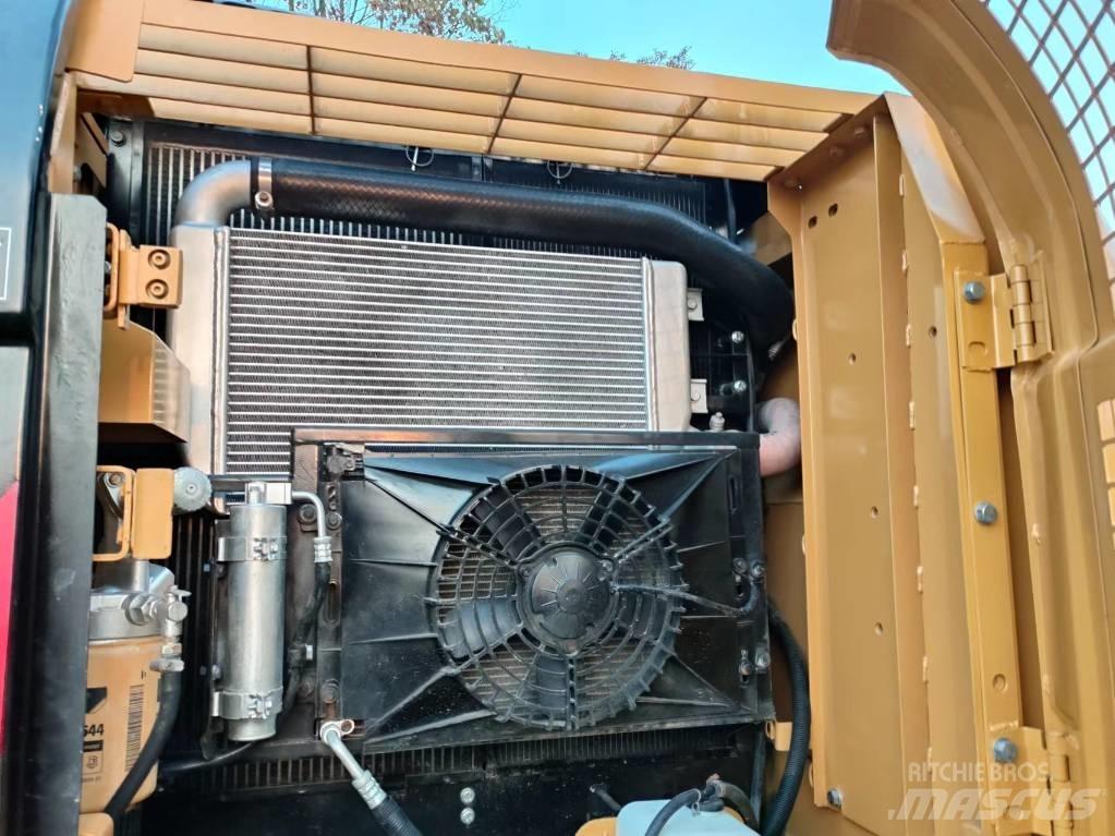 CAT 320 D Pelle sur chenilles