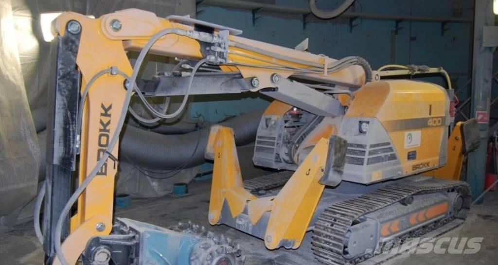 Brokk 400 Pelle de démolition