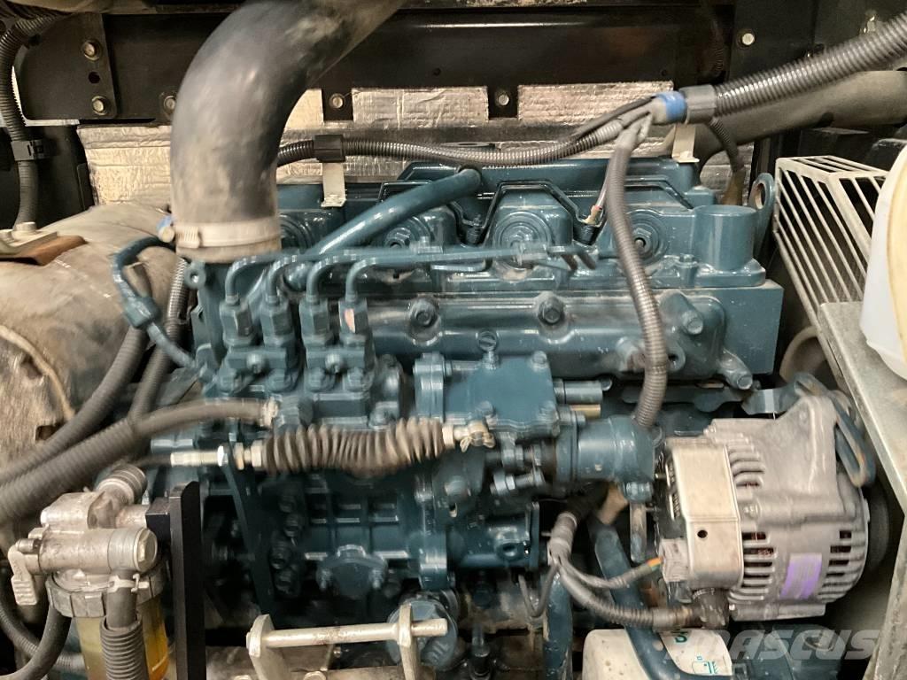 Kubota R 082 Chargeuse sur pneus