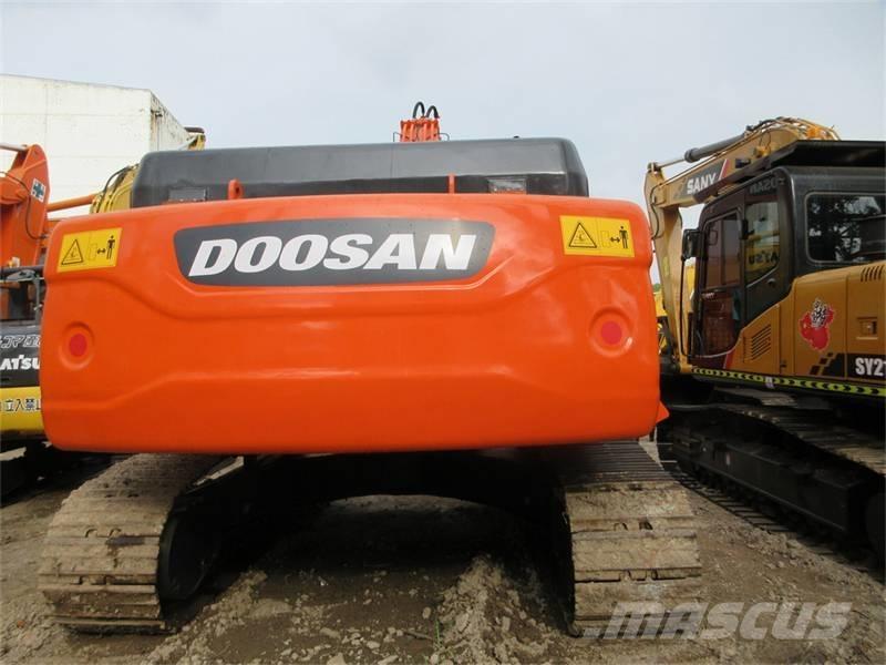 Doosan DX 340 Pelle sur chenilles