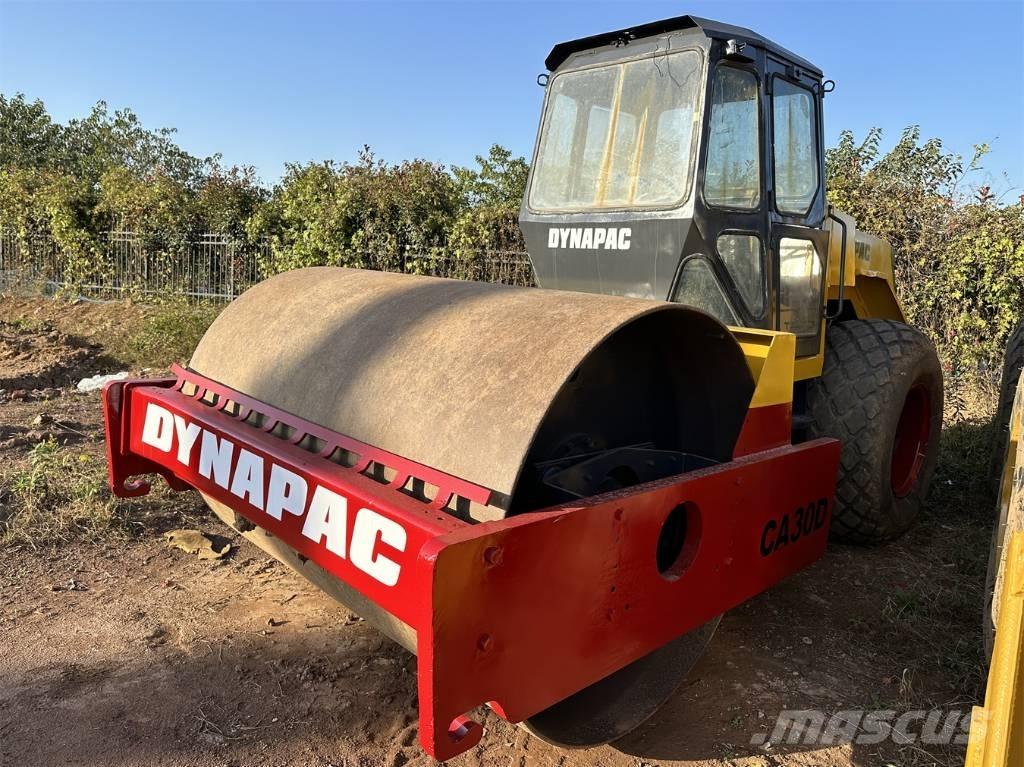 Dynapac CA 30 D Rouleaux monocylindre