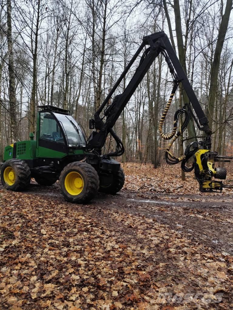 John Deere 770 Abatteuse
