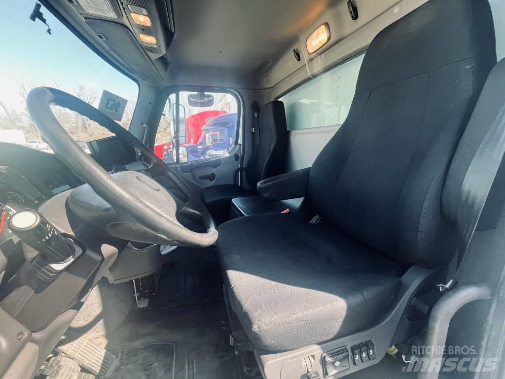 Freightliner M 106 Camion Fourgon