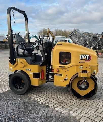 CAT CC 2.7 GC Compacteur de sol